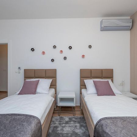 Luxury Apartments - La Vir 1 & 2 Екстериор снимка