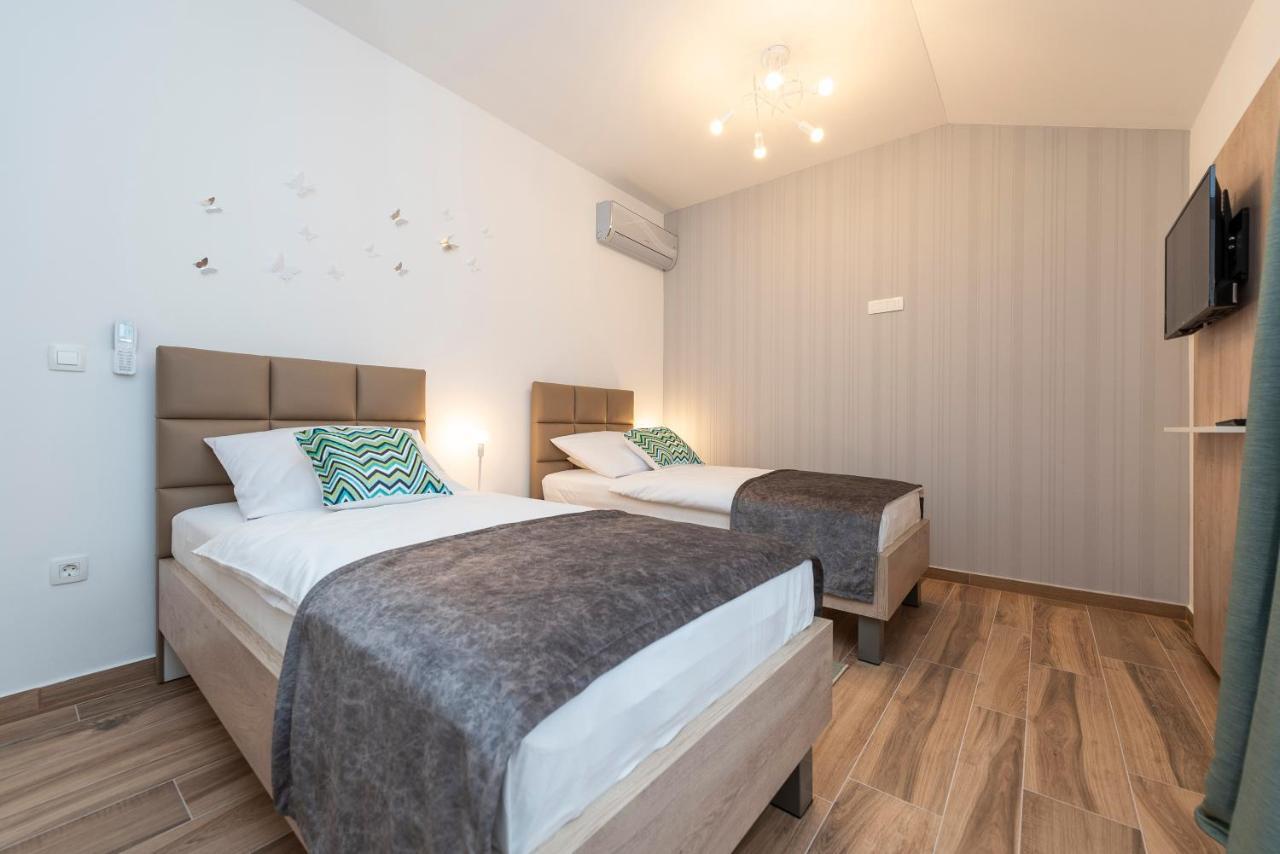Luxury Apartments - La Vir 1 & 2 Екстериор снимка