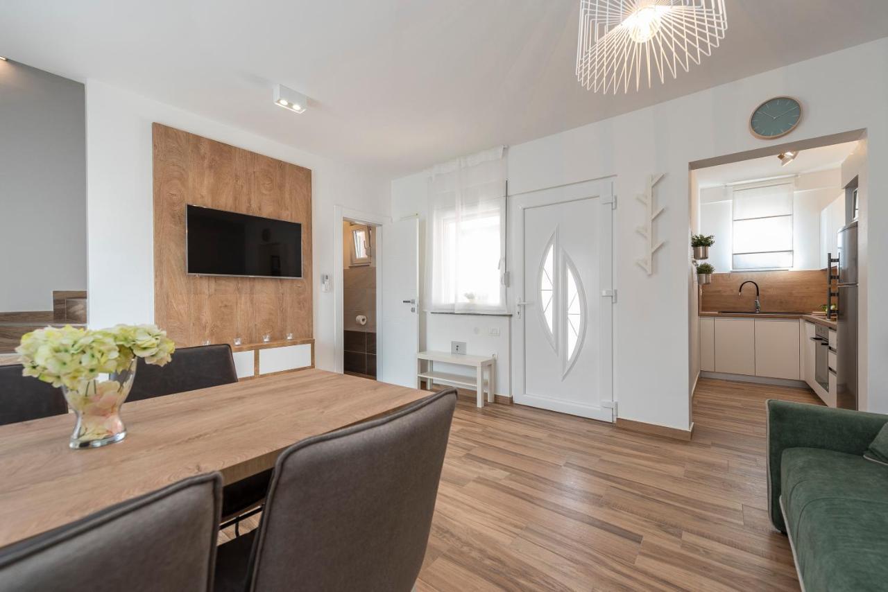 Luxury Apartments - La Vir 1 & 2 Екстериор снимка
