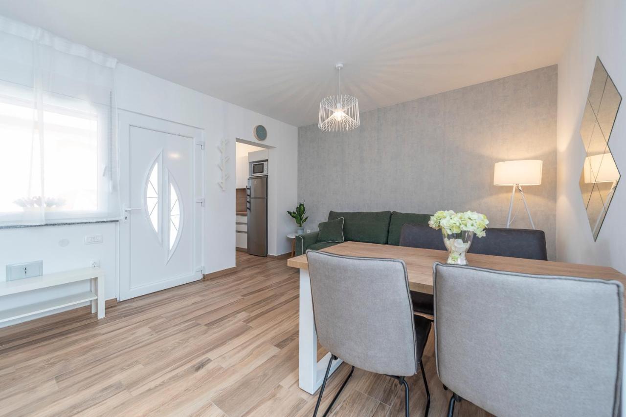 Luxury Apartments - La Vir 1 & 2 Екстериор снимка